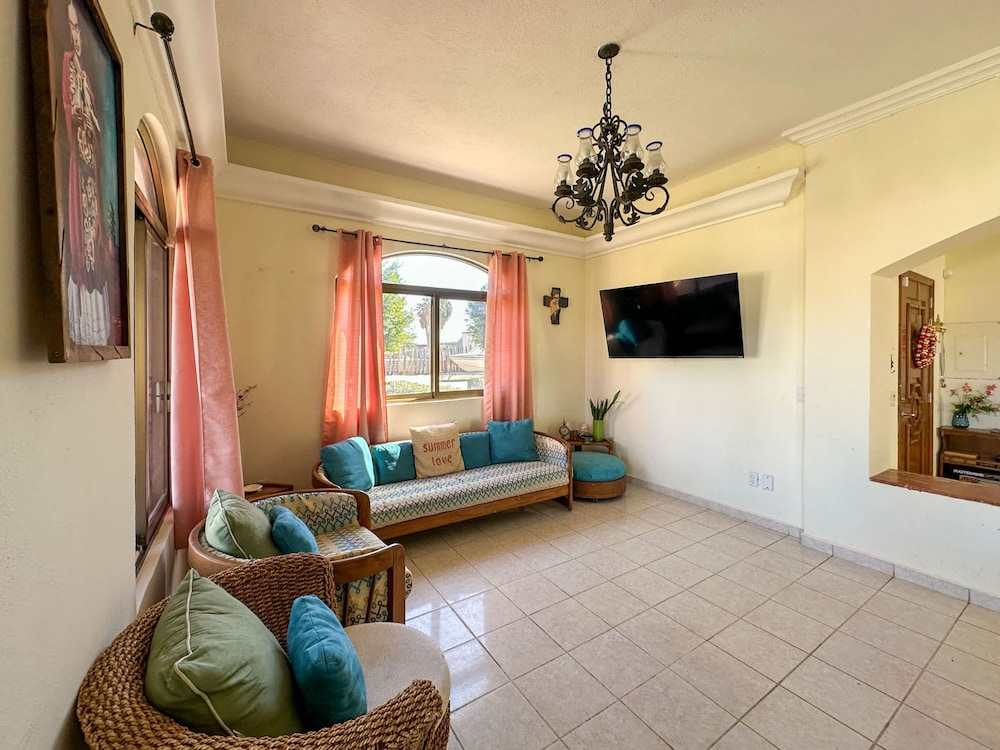 Tranquil Family Escape With Large Patio