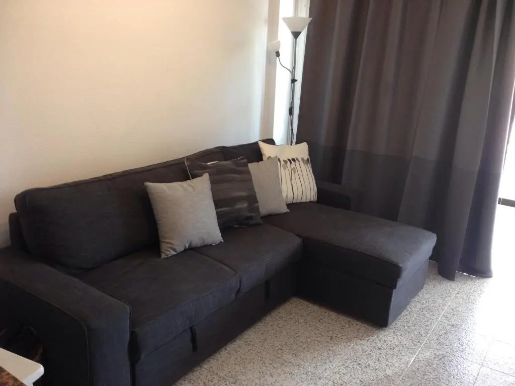 5 min walk from Yumbo 216