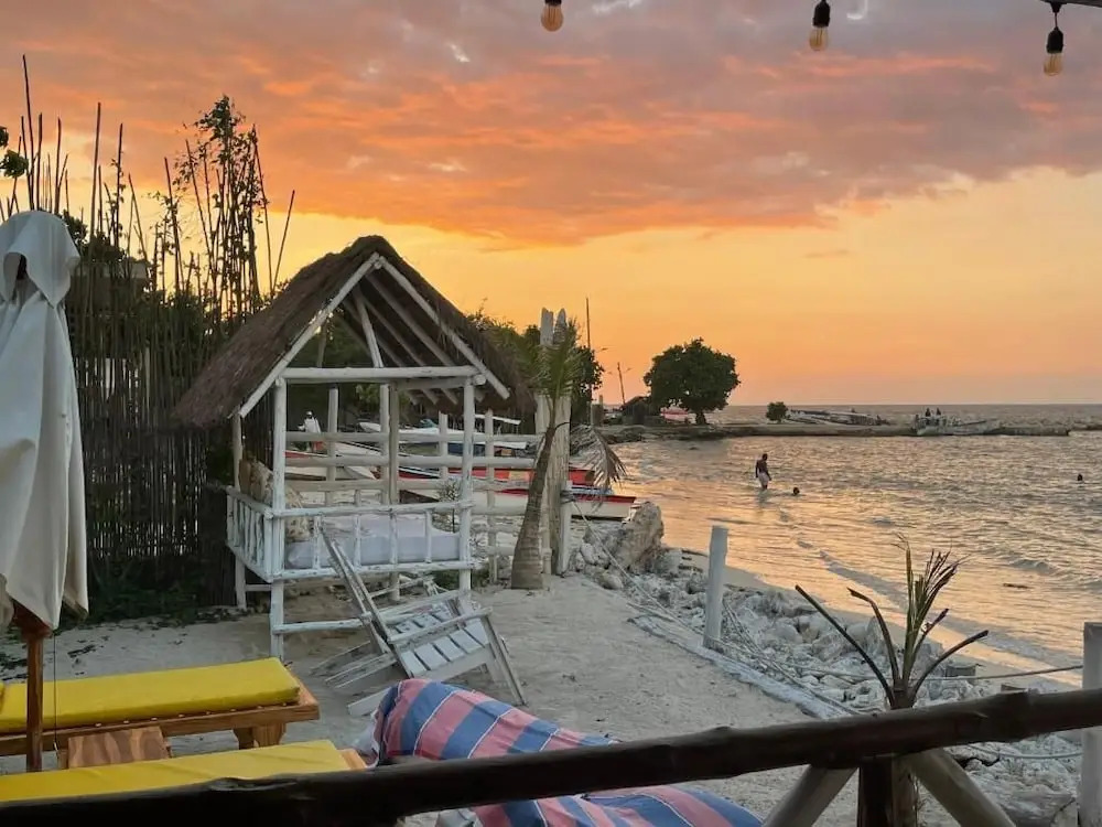 Mira Mira Beach