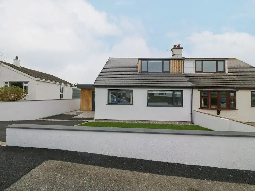 11 Capel Farm