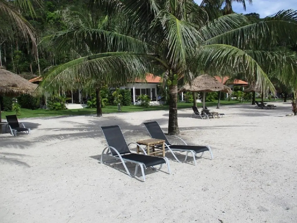 Saracen Bay Resort
