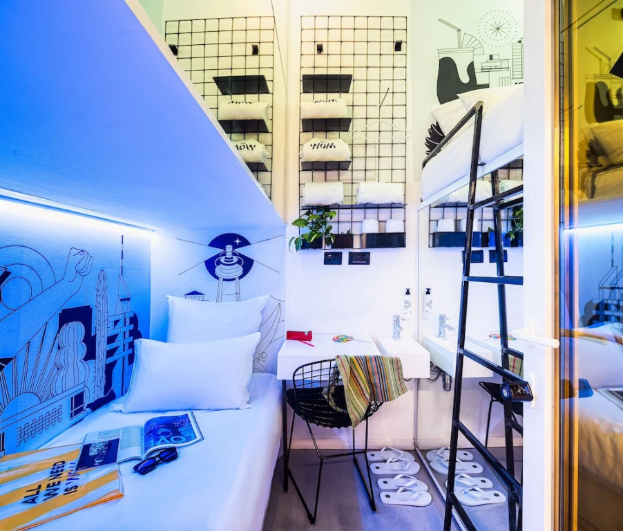Wom Allenby Pod Hotel