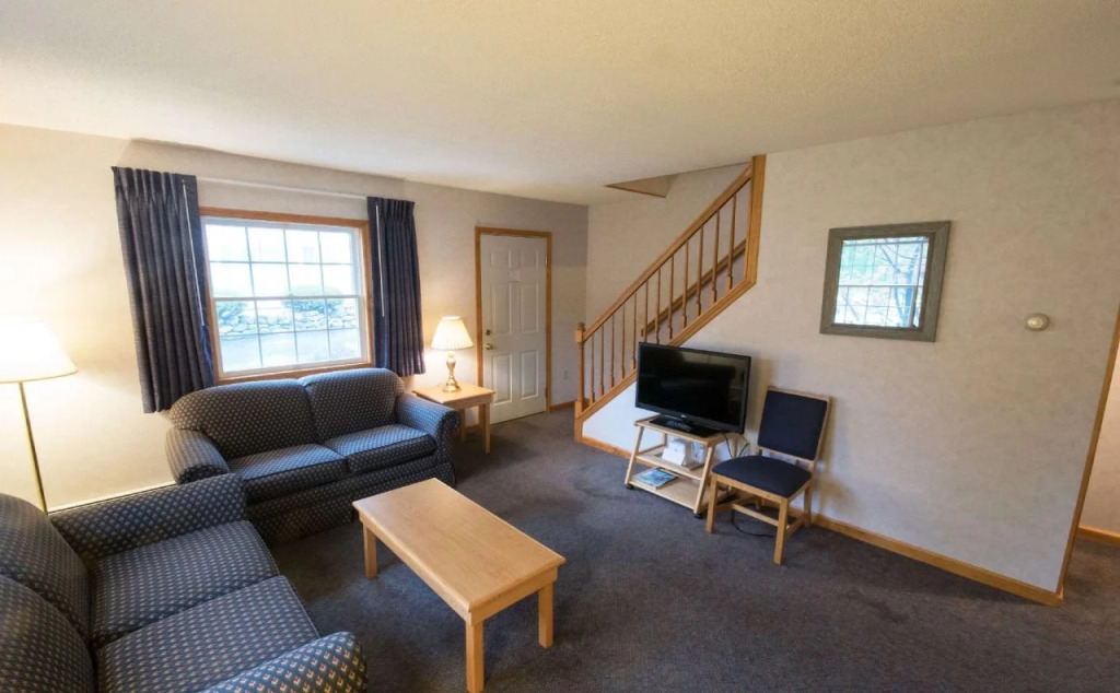 Adirondack Retreat Inn & Suites