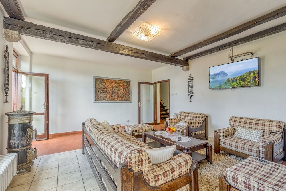 Lake House Felice