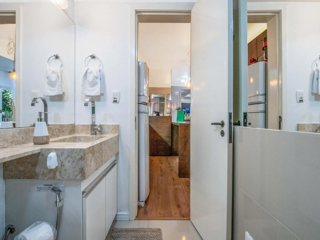 Apartamento Bela Floresta Gramado-RS Sossego na NATUREZA! Ótima LOCALIZAÇÃO LAGONegro 500m - com LAREIRA - 02 Quartos para FAMILIA em CONDOMINIO FECHAD0, cozinha completa com GARAGEM e portaria 24h - PETFRIENDLY