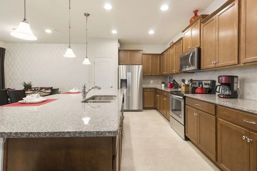 Windsor at Westside - 8882 Geneve Court
