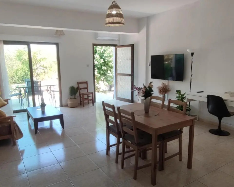 oasis nature almond house