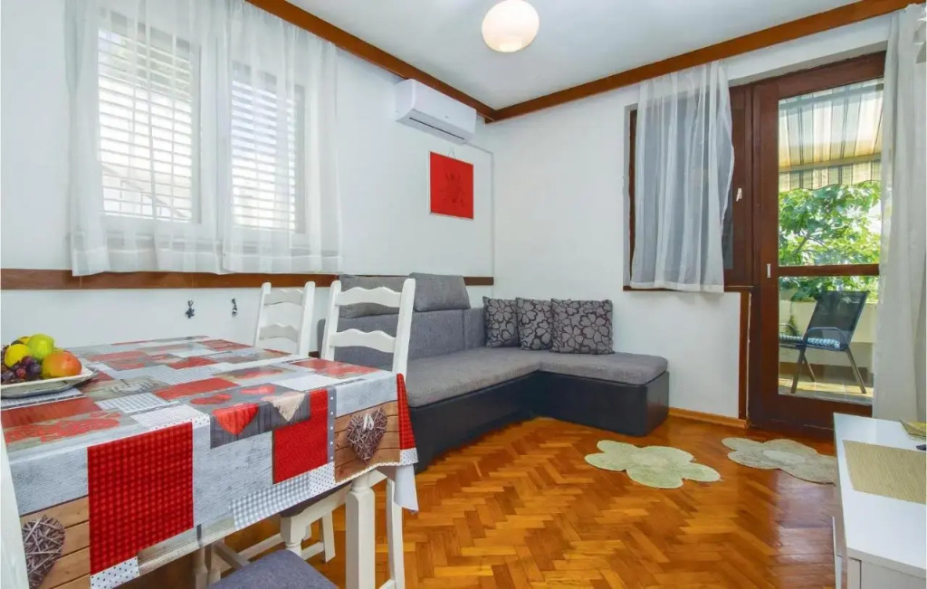 Apartment Antuna Mihanovica 2A/ V
