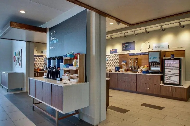Holiday Inn Express Findlay North