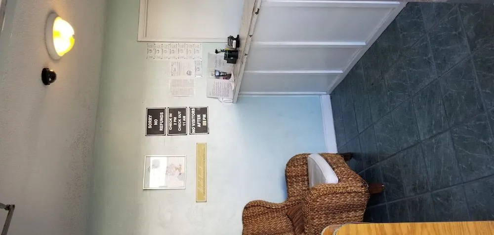 Calypso Motor Inn