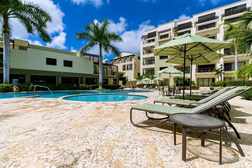 2BR Duplex Palmaruba Condos w Great Location