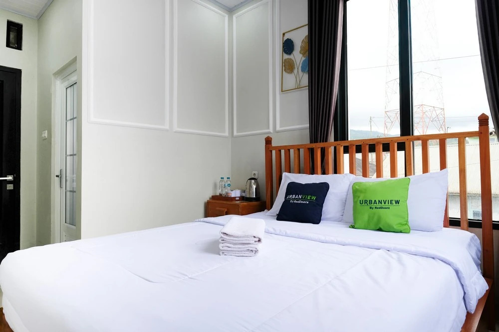 Urbanview Hotel Dieng Chill House Syariah