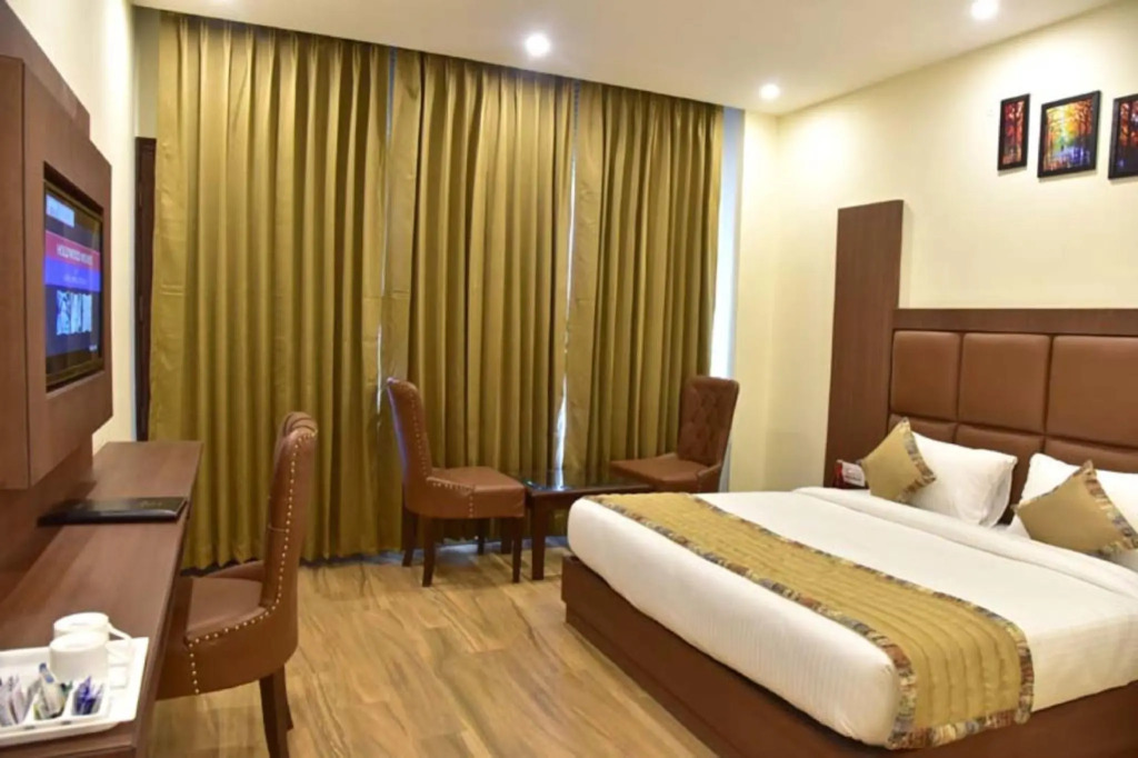 Hotel Crosswinds West