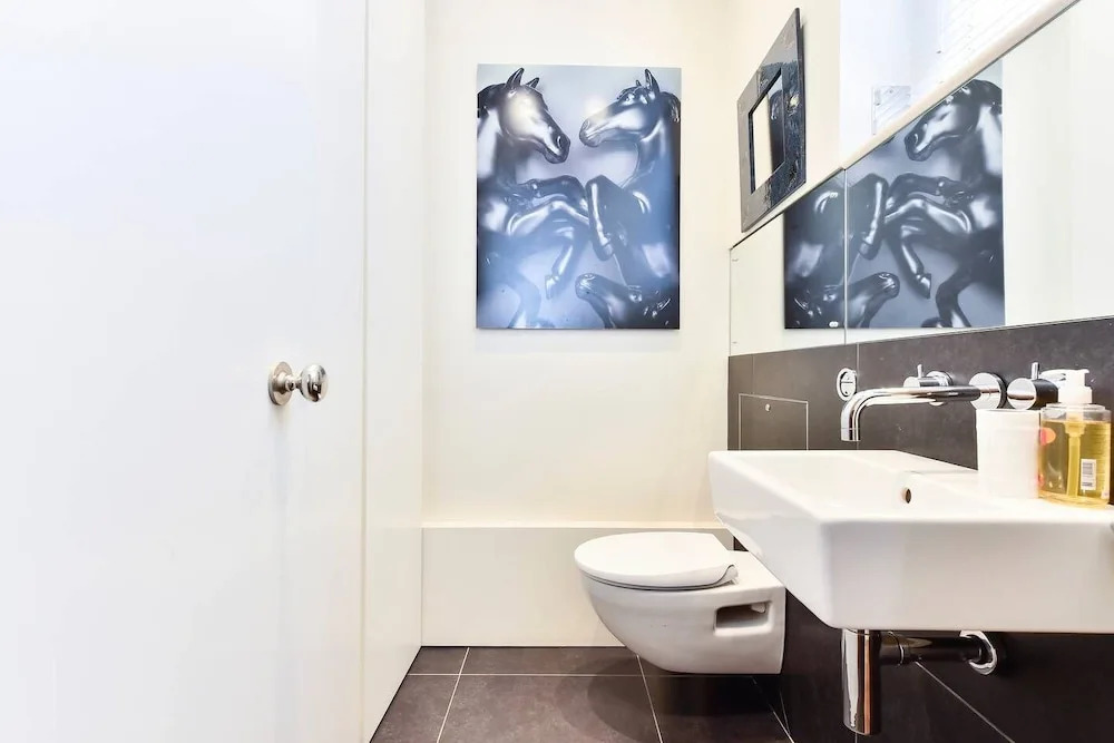 Elegant 3 bed apt With Rooftop Terrace in Pimlico