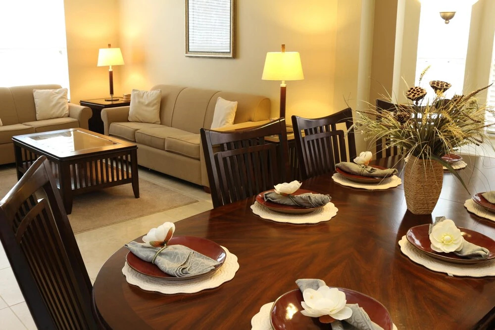Daniel's Solana House 6 Bedroom Home by Redawning