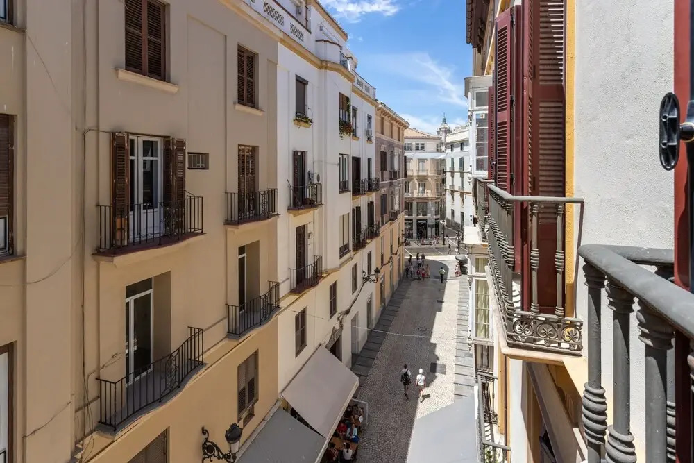 Fabulous Apartment Close to Commercial Area. Larios