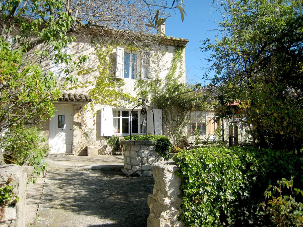 Luxurious Holiday Home in Cavaillon with Private Pool