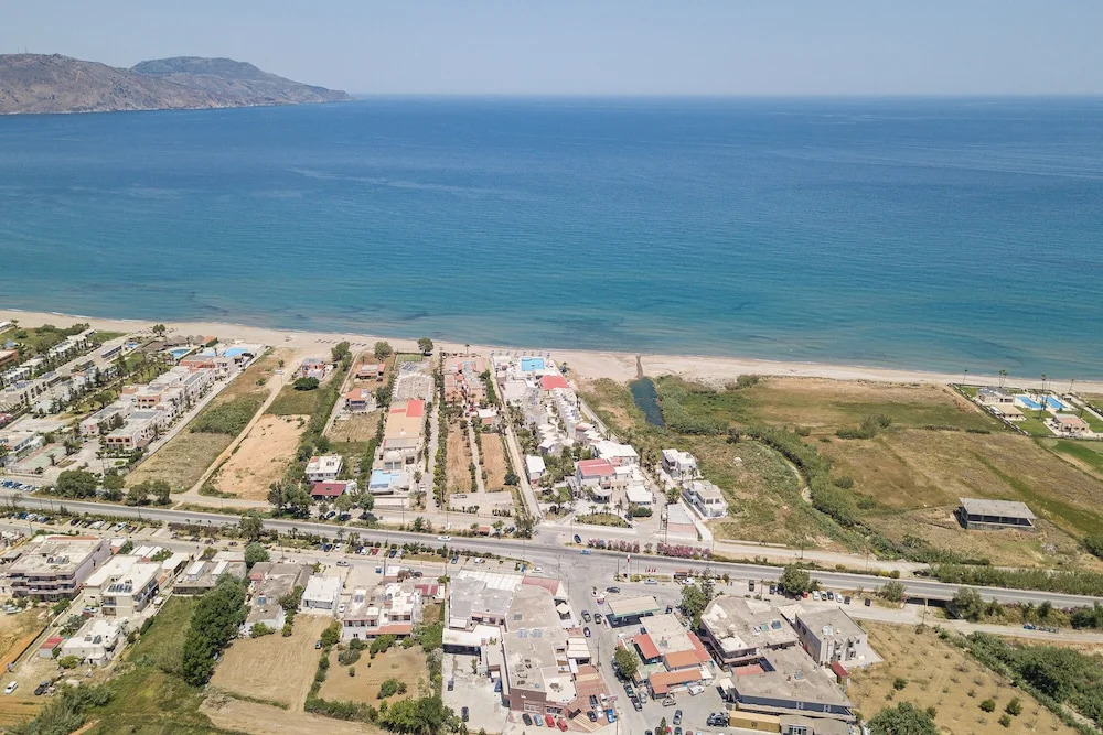 Semiso Beach Suites