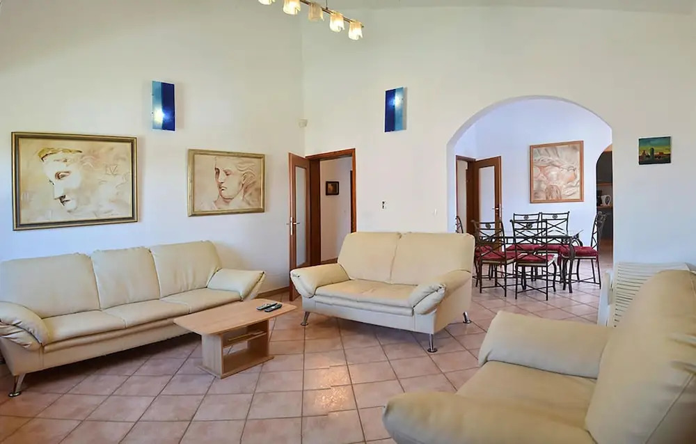 Amazing Home in Dracevac With Outdoor Swimming Pool, Wifi and 3 Bedrooms