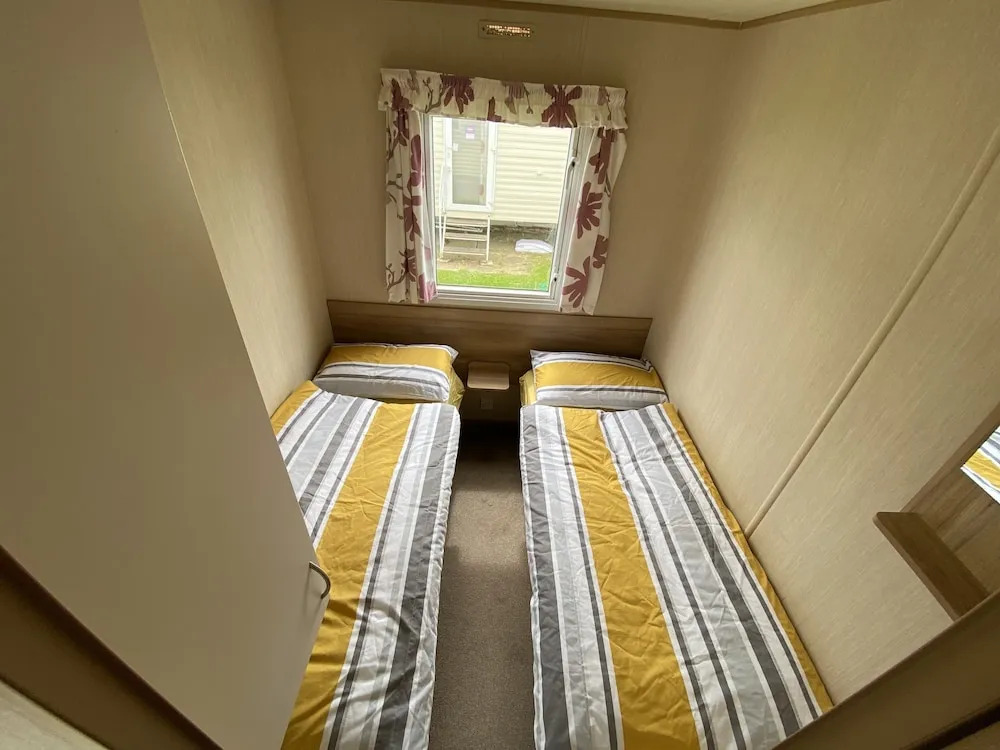 3 Bed 8 Berth Caravan in California Cliffs - M1