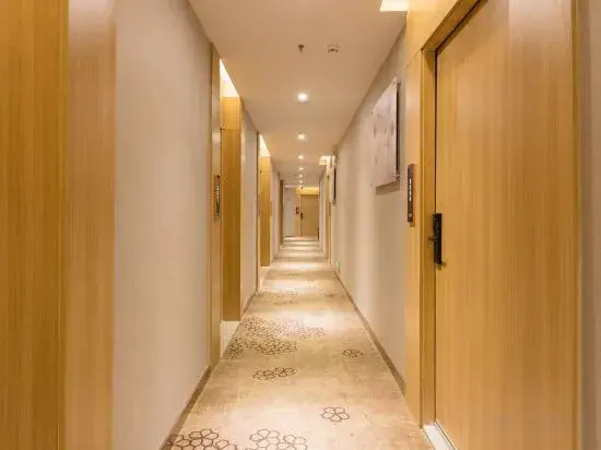 Karen Boutique Hotel（Shenzhen Fuxing subway station store）