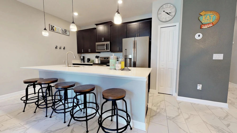 Storey Lake Resort - Lbl819