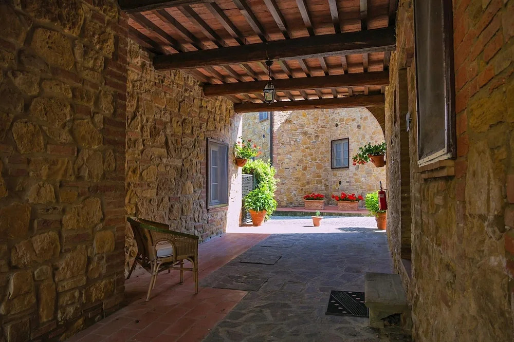 Apartment in Montaione With Fireplace