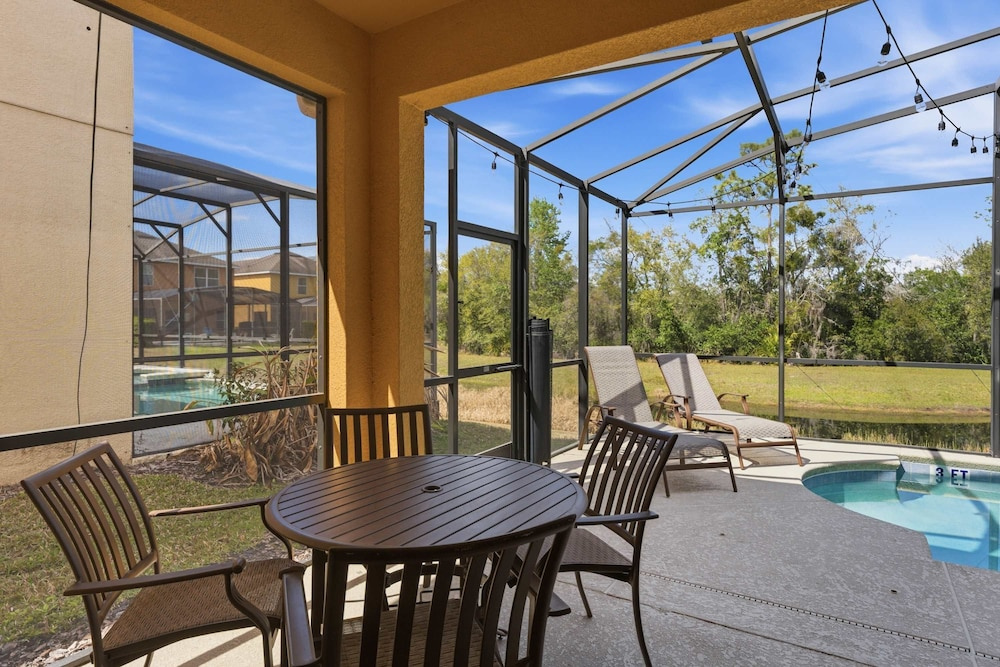 Luxurious 5-bedroom House With Pool Near Disney World - Perfect for Your Family 2613