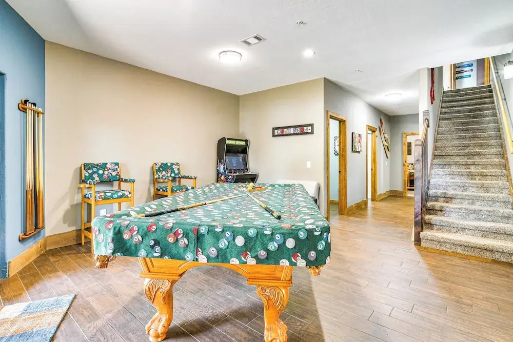 5 Mi To Silver Dollar City: Table Rock Lake Cabin!