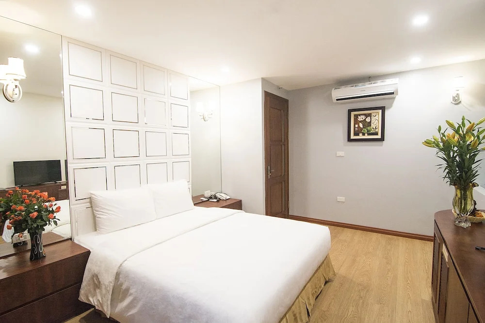 Khách sạn Thế Kỷ Mới