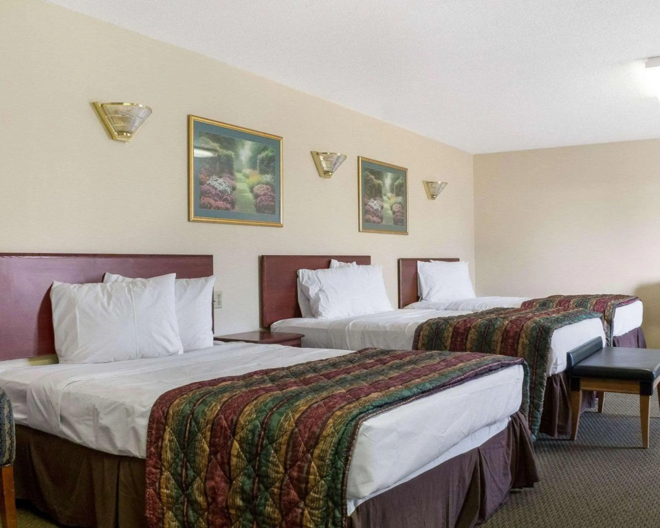 Rodeway Inn West Fargo Main Ave