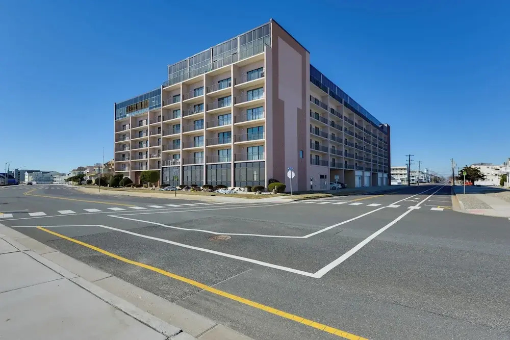 Simple North Wildwood Condo - Steps to Beach!