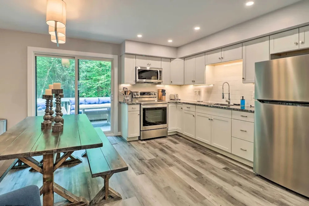 Hot Tub & Fire Pit! Gem in Big Bass Lake Community