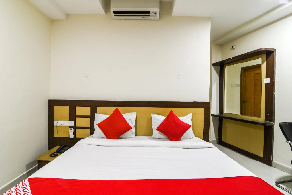 OYO 35561 Hotel Amar Inn