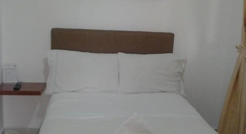 CASA HOTEL VICTORIA Av 30