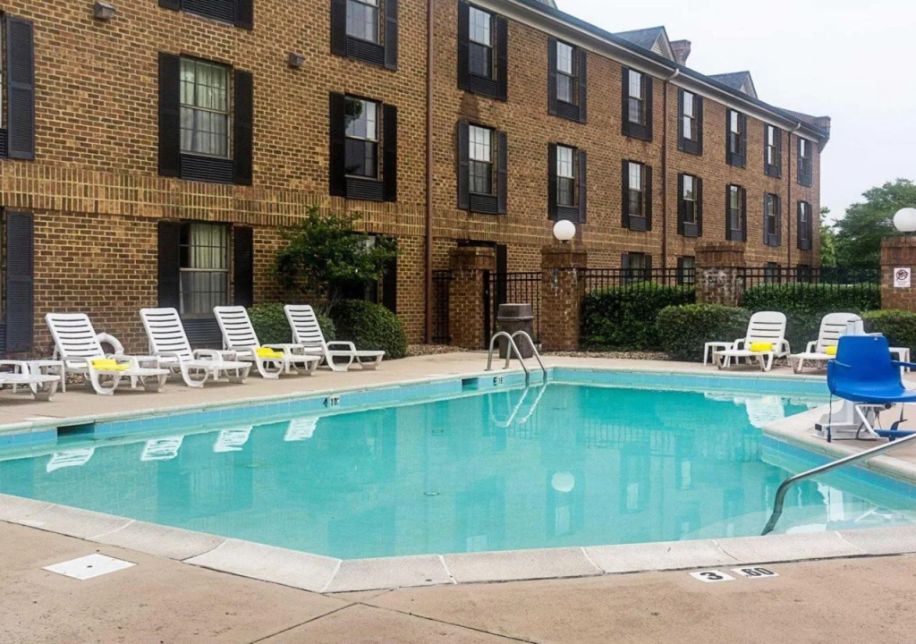 Econo Lodge Lexington Downtown near I-81
