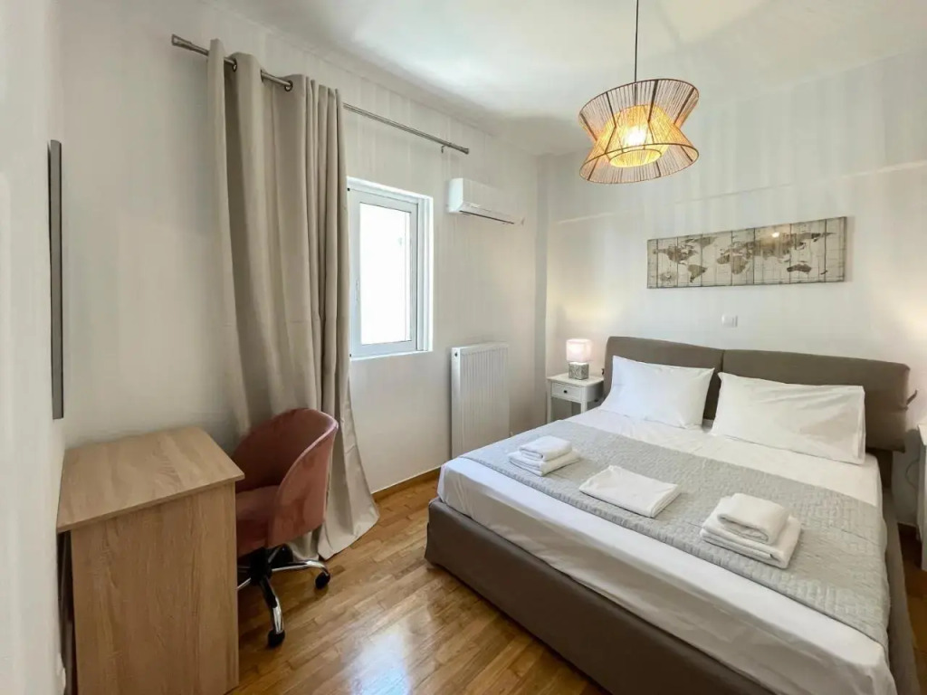 Filis Spacious 105sqm apt in Viktoria