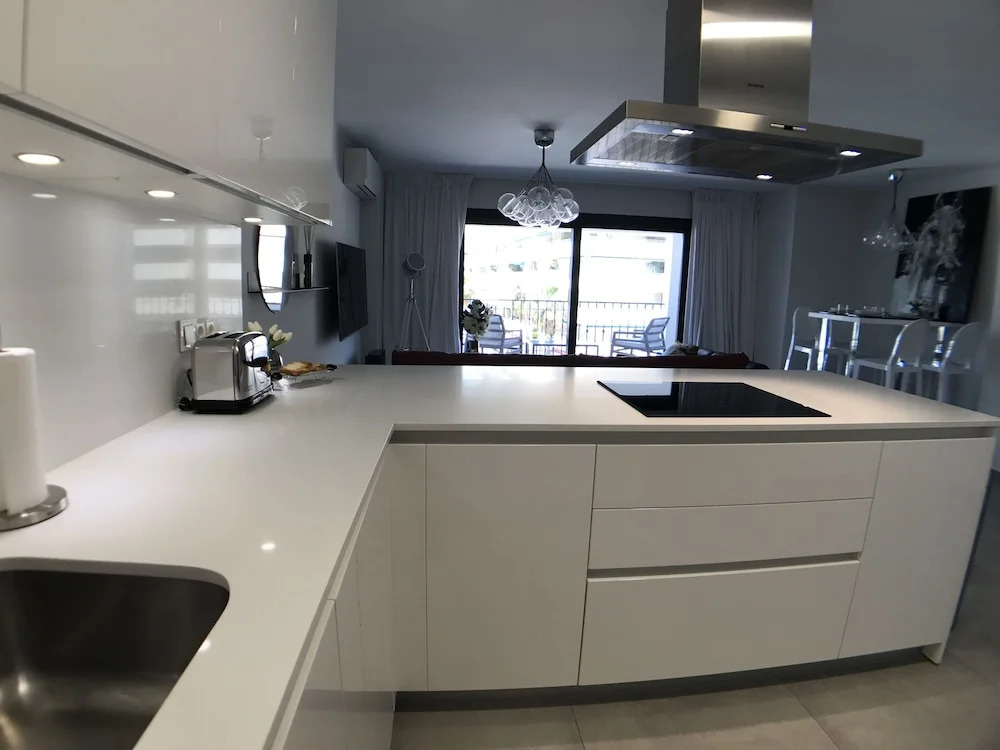 Contemporary 1 Bedroom Apt Puerto Banus