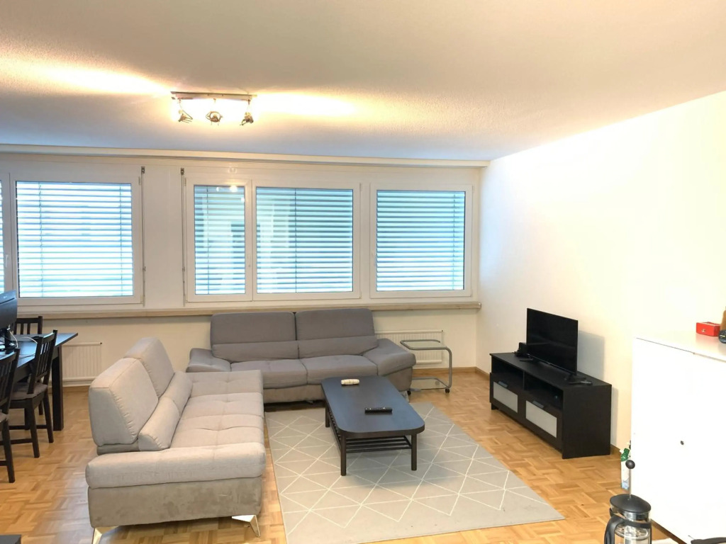 Large 3 room City Center Apartment Suitable for Couples and Families up to 5 people