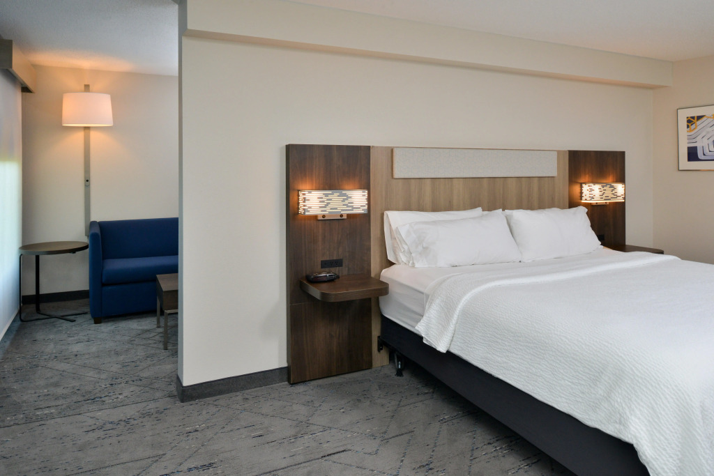 Holiday Inn Express Lewisburg - New Columbia by IHG