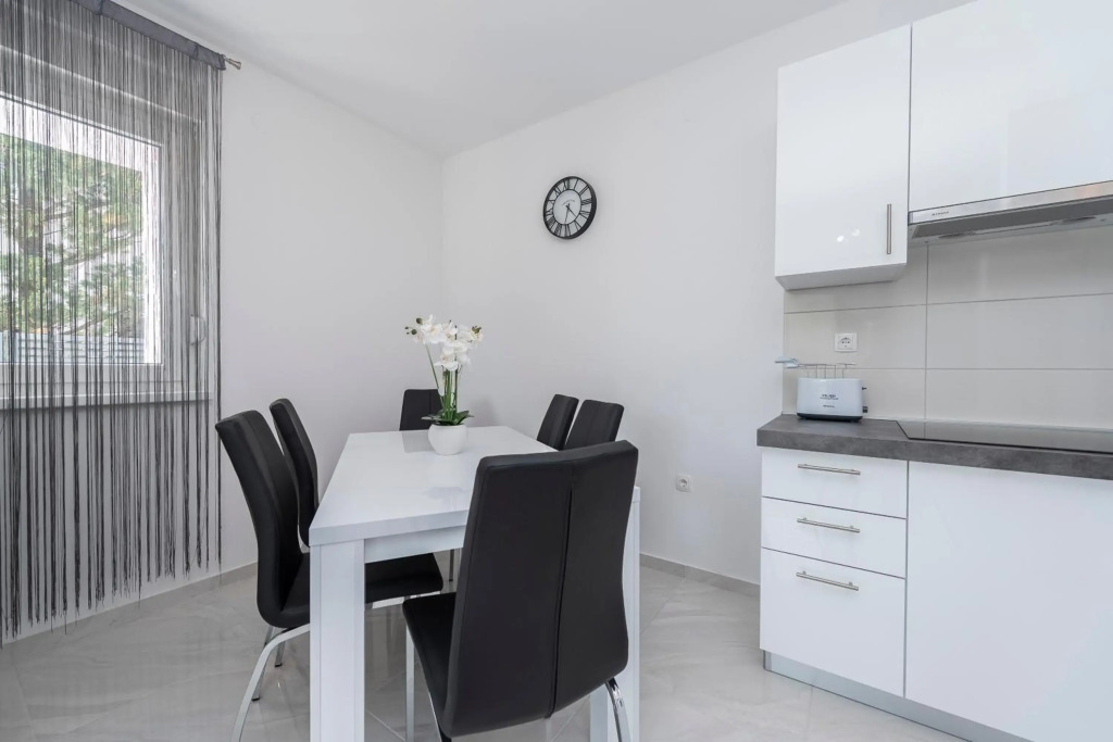 Villa Mel Mari luxury apartments with pool