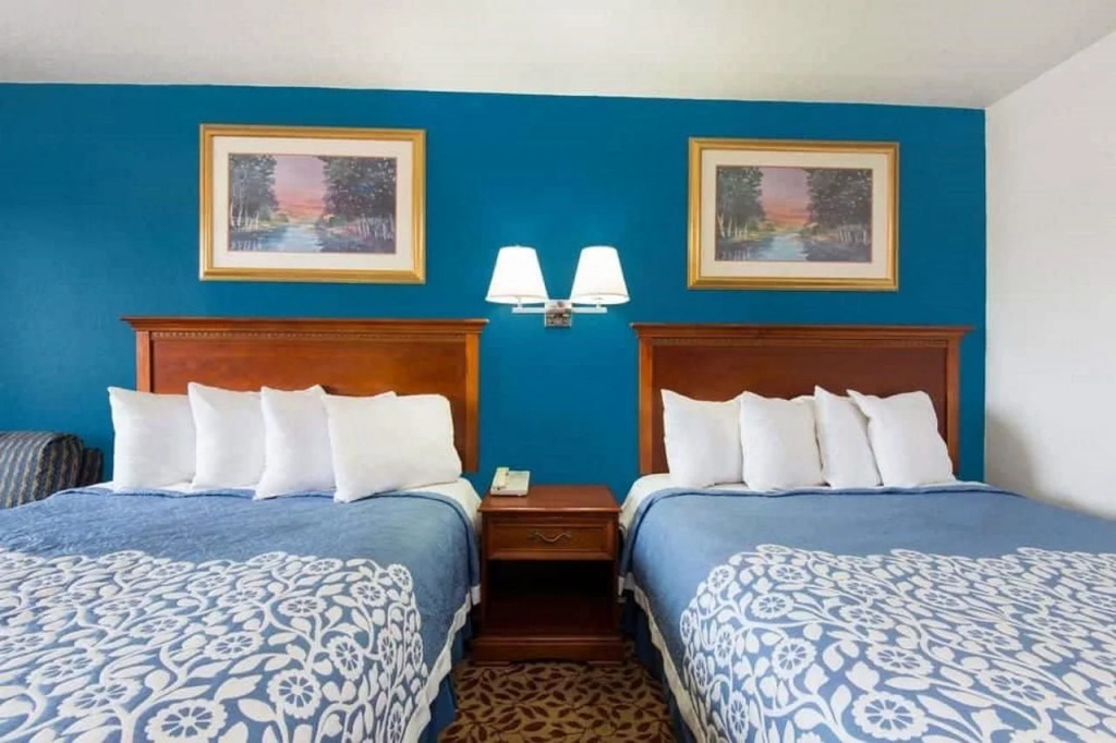 Days Inn Central