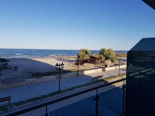 WAVE 1 Promenada Apartments