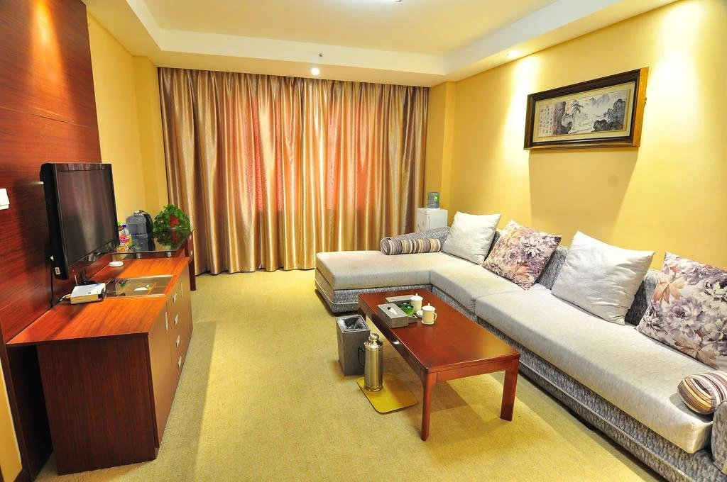 Wei Shan Lake Hotel