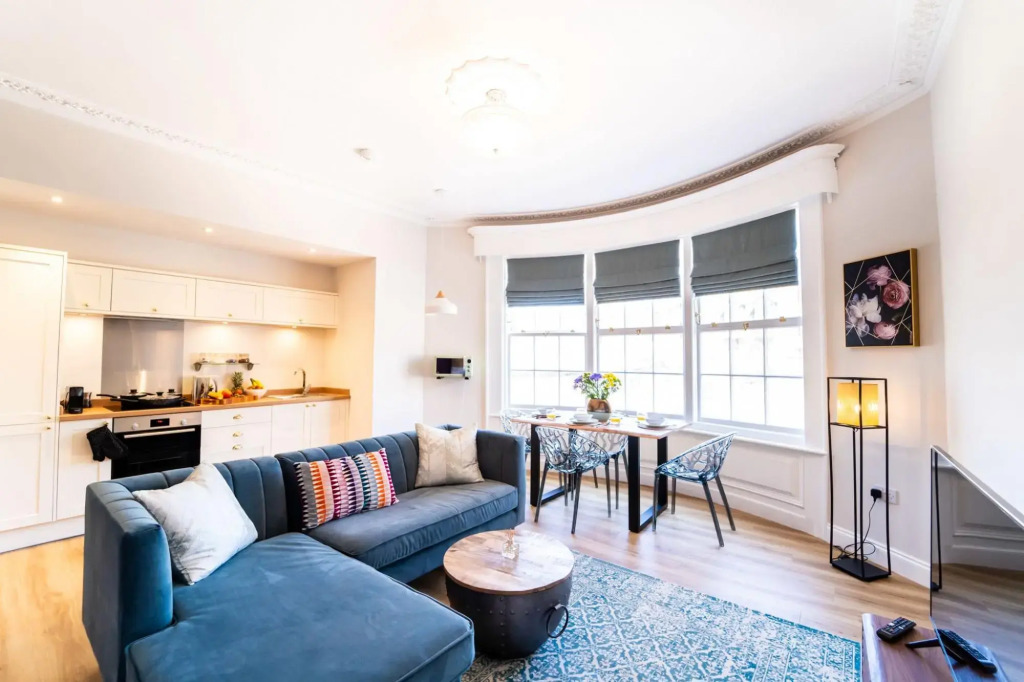 King Street Residence - 2 Bedrooms - Parking - Town Centre ⭐ ⭐⭐⭐⭐