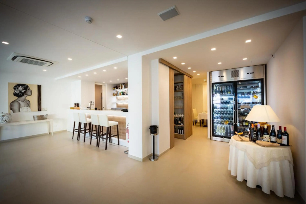 International Beach Hotel