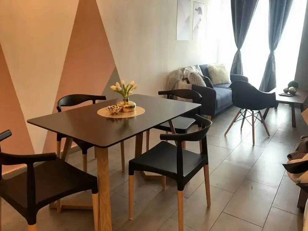 Centro Mty. práctico y comodo. 1BD, 3SB, 1sofaB, 2baños by Mty. Living
