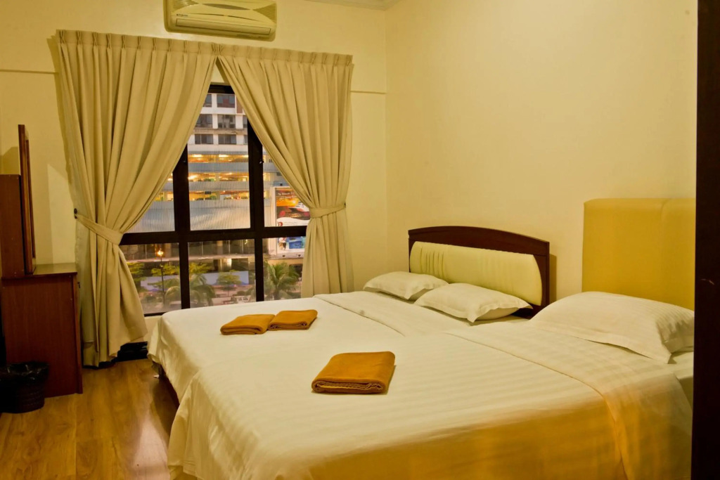 Marina Court-5Bilik 3Tandas 2Tingkat Penthouse 2Parkir Percuma Maksimum 22Org Termsk Kanak2 & Marina Court 6Bilik 4Tandas 2RuangTamu 2Dapur 2 Parkir Percuma Maksimum 14Org Termsk Kanak2