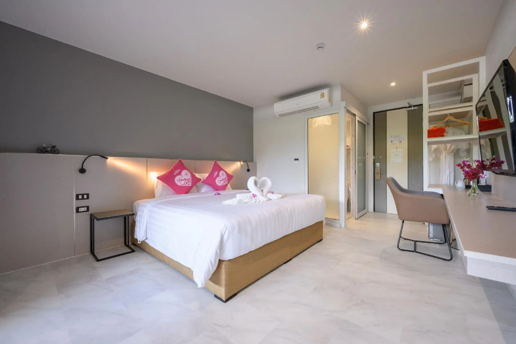 Tour De Phuket Hotel - SHA Plus