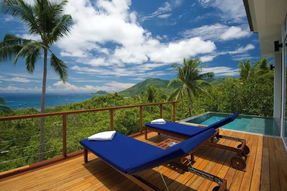 Overthemoon Luxury Pool Villas
